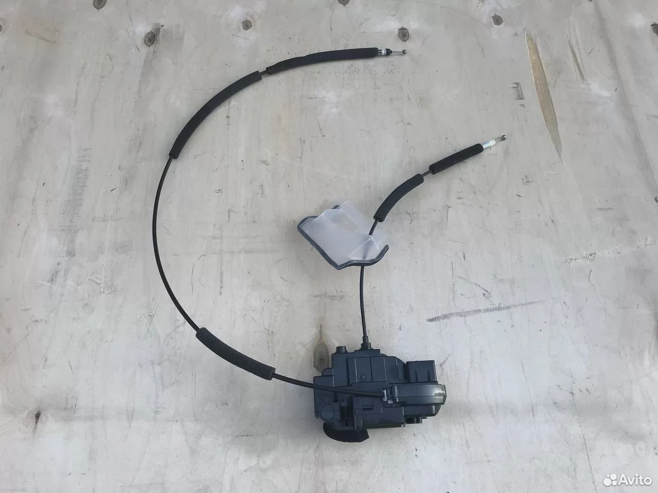 Замок правый infiniti fx37 qx70 qx56 qx80 g37 q70