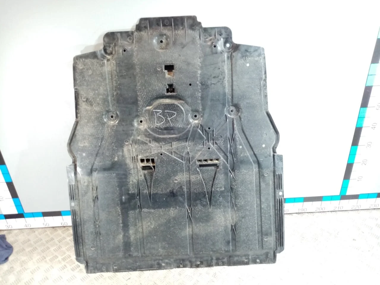 [Б/У] Защита антигравийная [Код: 00624747 ]