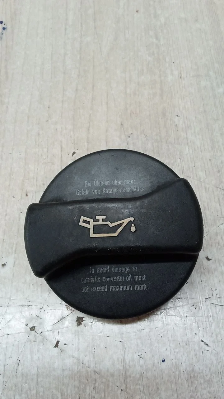 [Б/У] Крышка маслозаливной горловины [Код: 00627100 ]