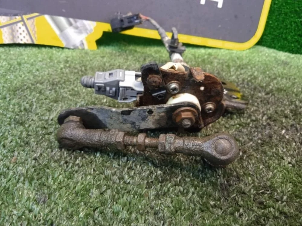 Датчик дорожного просвета Toyota Land Cruiser Prado 2012 8940760040 150 1GRFE, задний правый