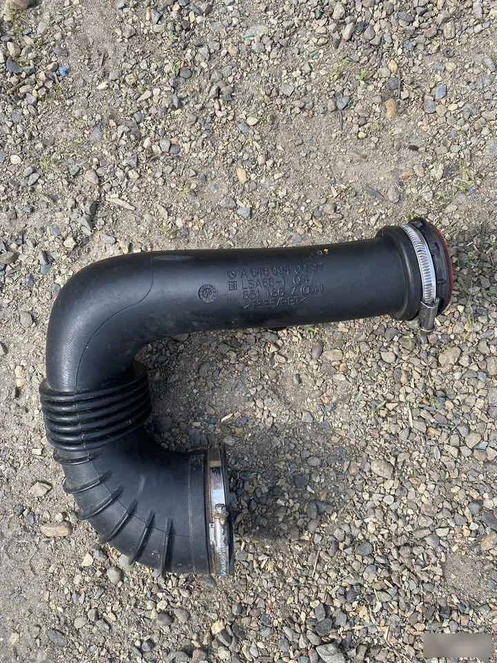 Патрубок интеркулера Mercedes-Benz E-Class W211