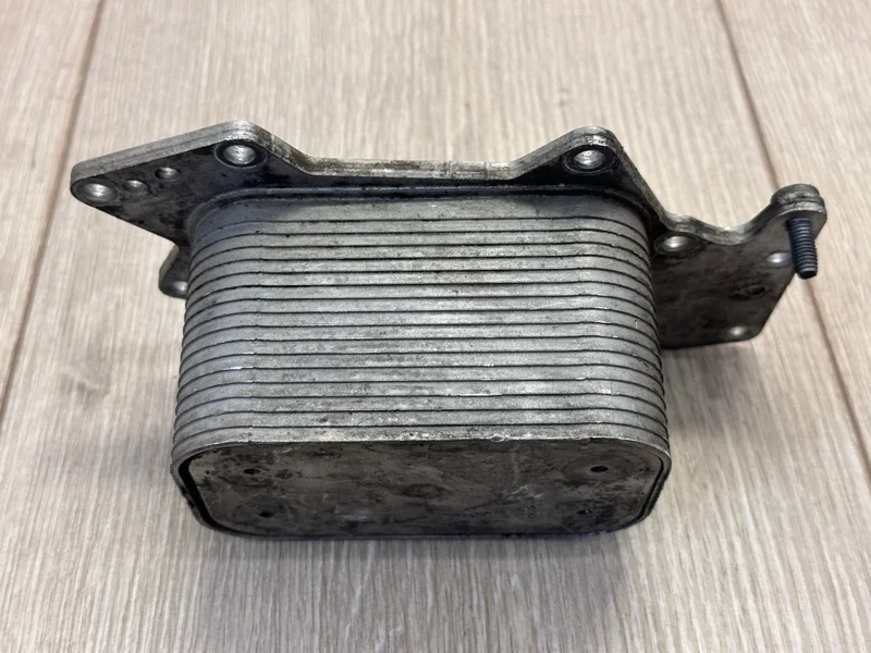 Радиатор масляный VW Touareg NF 2010 7P