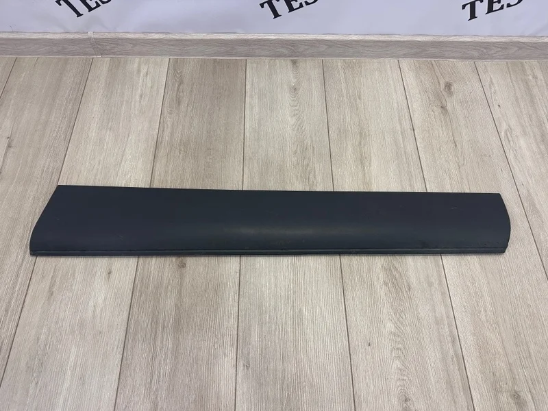 Молдинг двери Audi Q7 2007-2015 4L