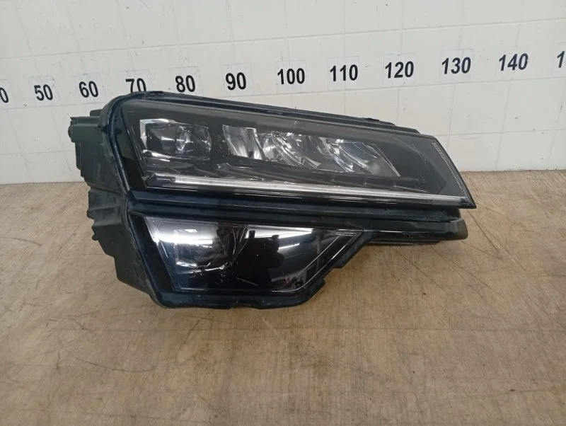 ФАРА Skoda Karoq 2017 2018 2019 2020 2021 2022 57B941016D, передняя правая