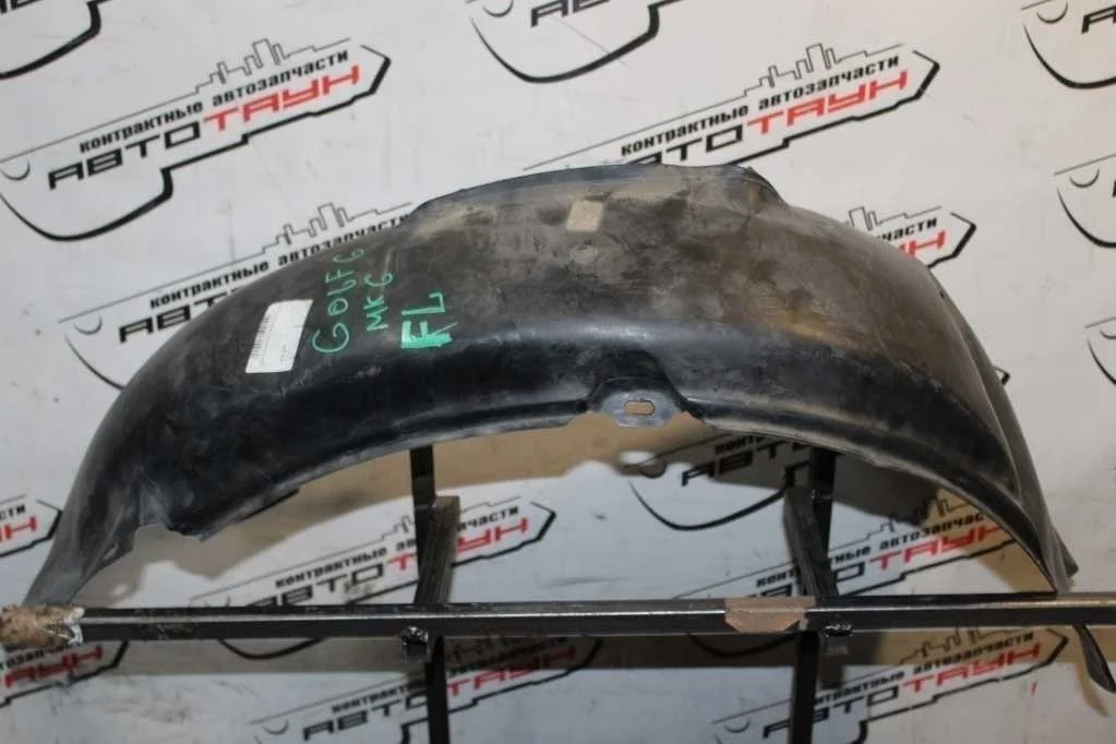 ПОДКРЫЛОК VOLKSWAGEN ПЕРЕД ЛЕВО 5K0805977