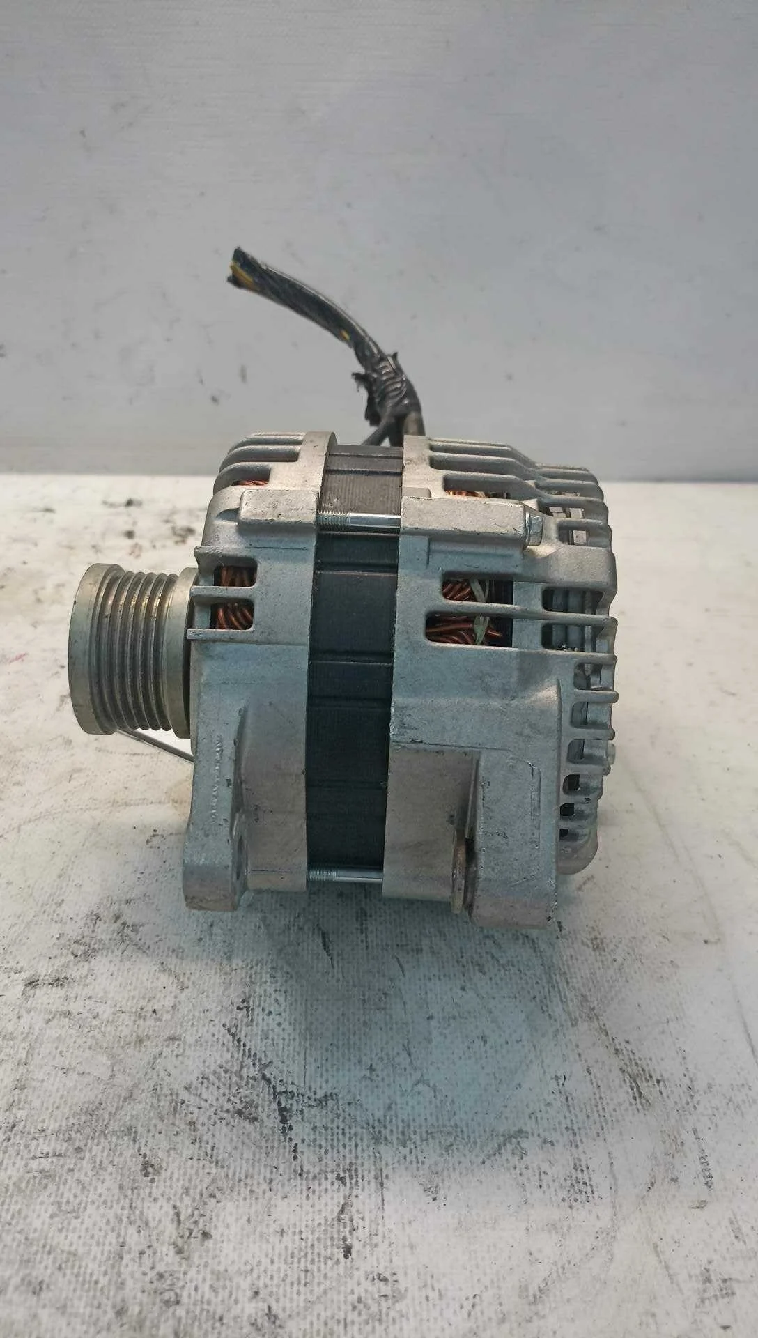 ГЕНЕРАТОР NISSAN 23100AU400 D4019