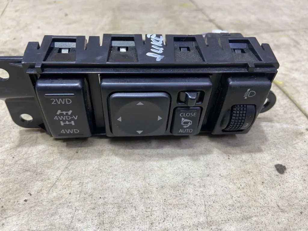 Блок кнопок Nissan Juke F15 255351KA0A 255701HA2K