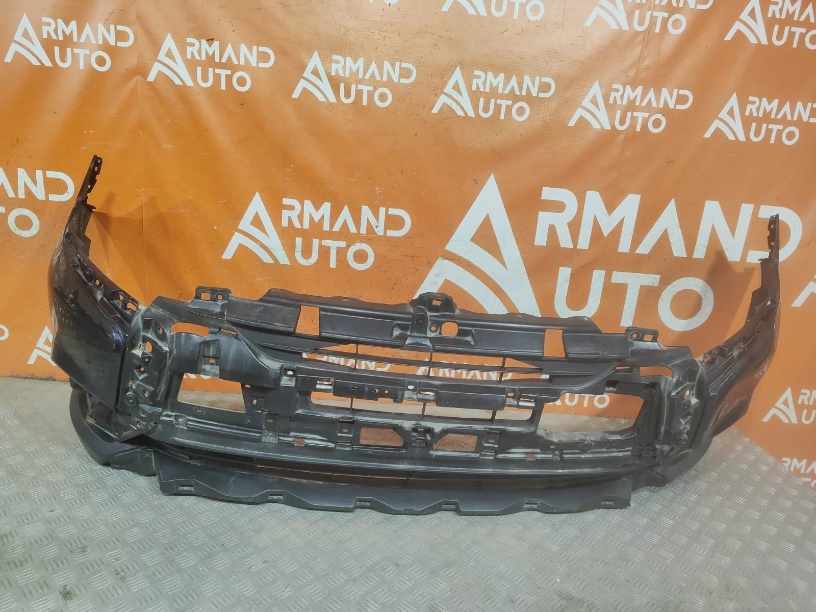 Бампер Mitsubishi Outlander 2018-нв 3