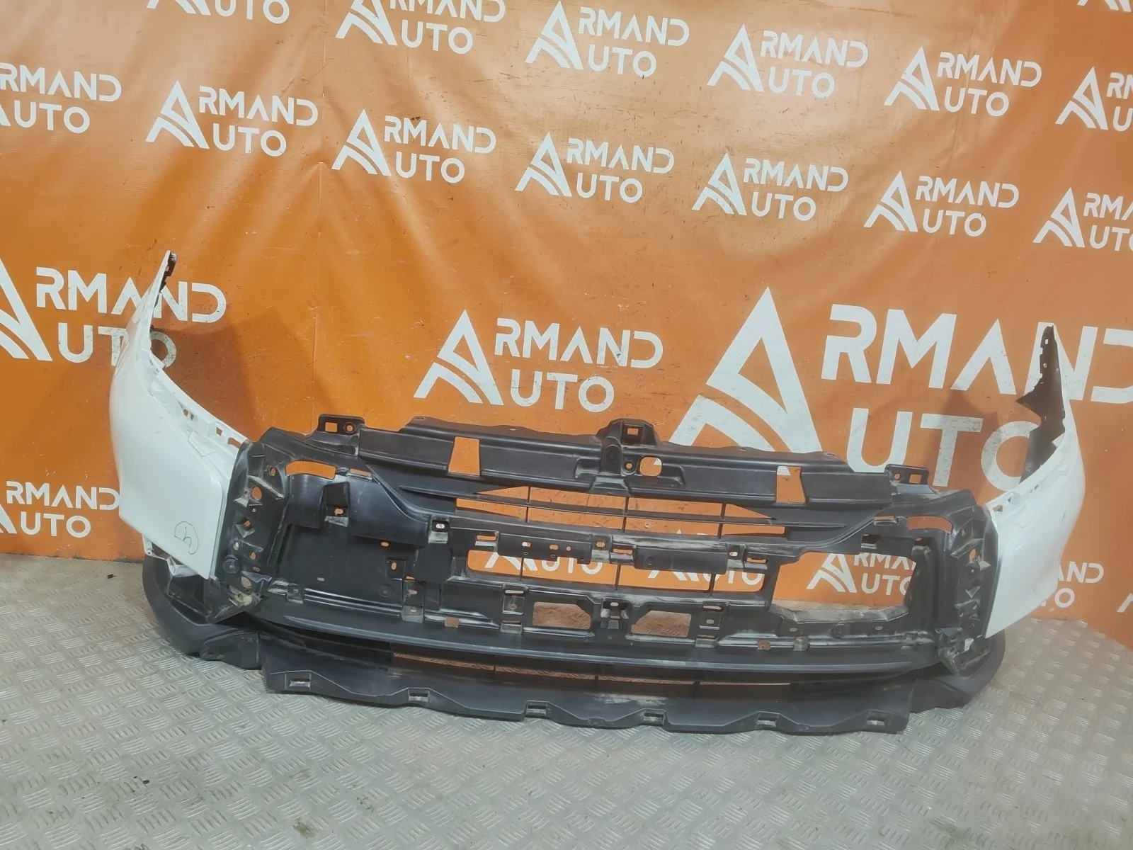 Бампер Mitsubishi Outlander 2015-2018 3