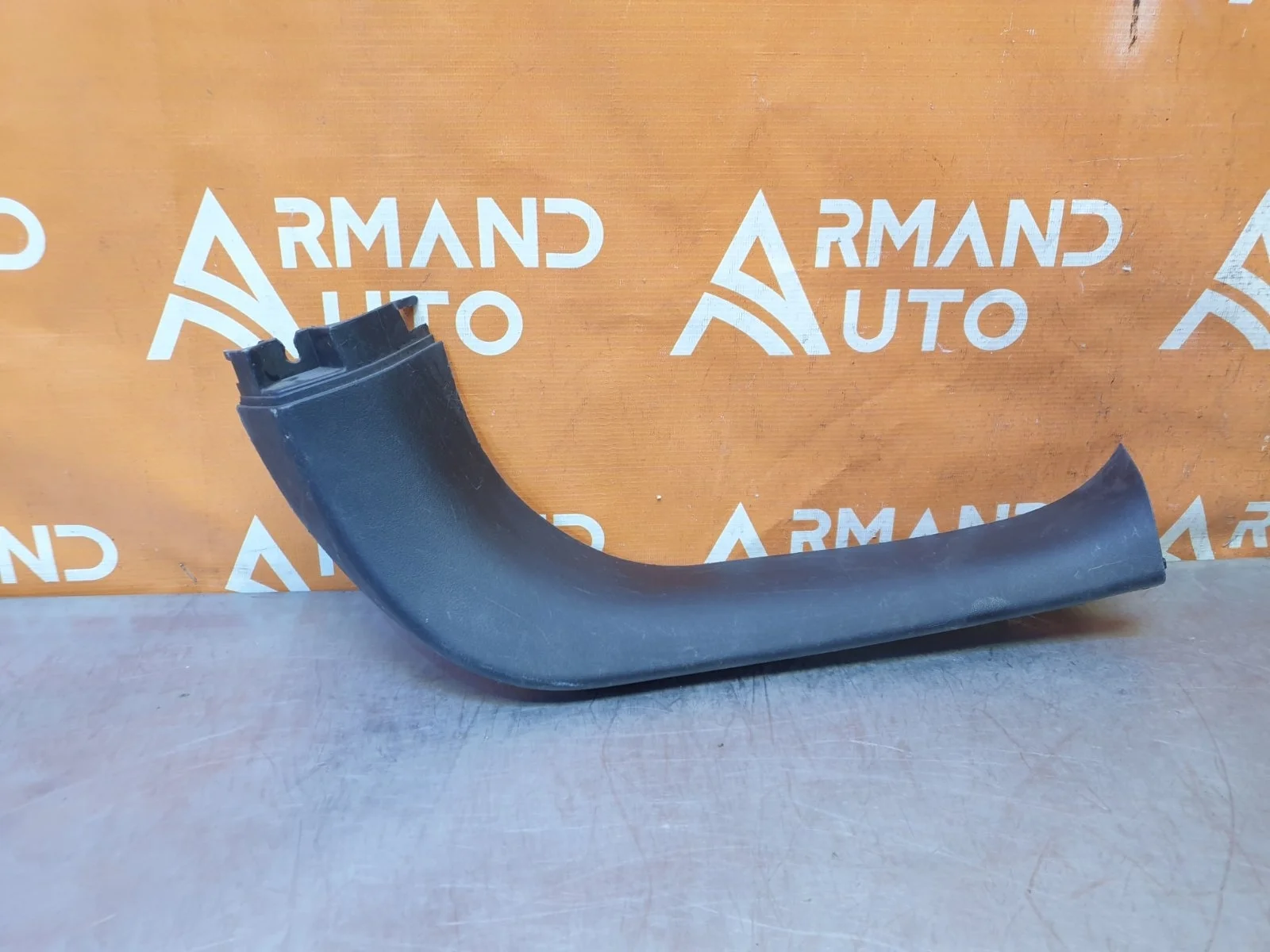 Обшивка двери багажника верхняя MItsubishi Outlander 2012-нв 3