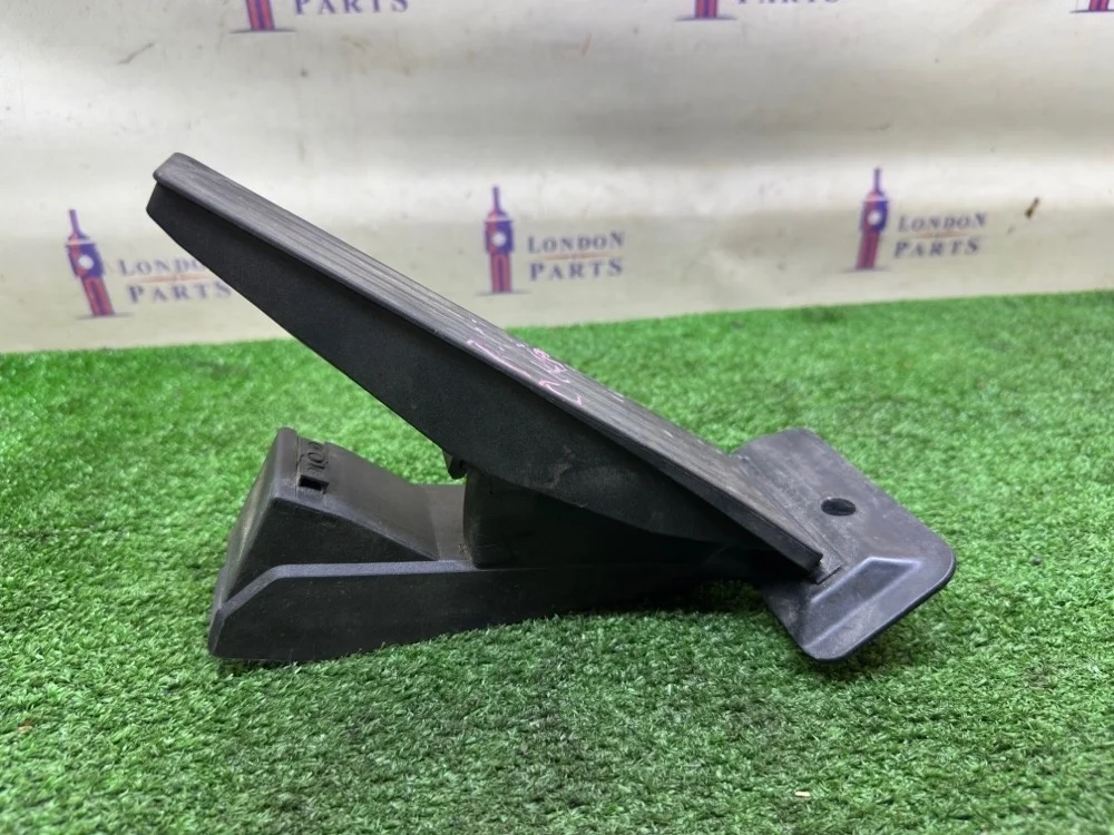 Педаль газа BMW E90