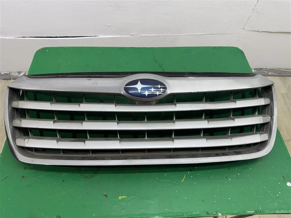 Решетка радиатора 2008-2014 УЦЕНКА после ремонта, на машине стояла крепко, смотрелась огранично