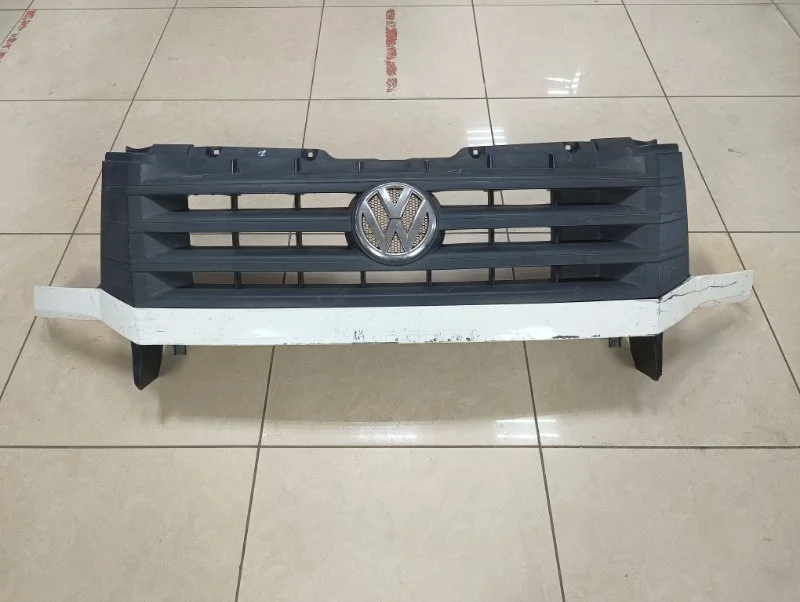 Решетка радиатора Volkswagen Crafter