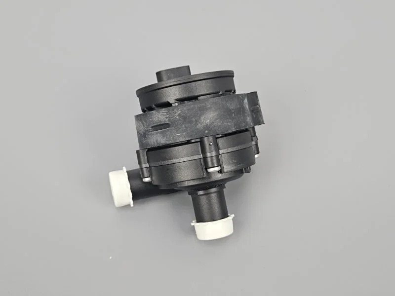 Водяной насос Mercedes-Benz Sprinter W906