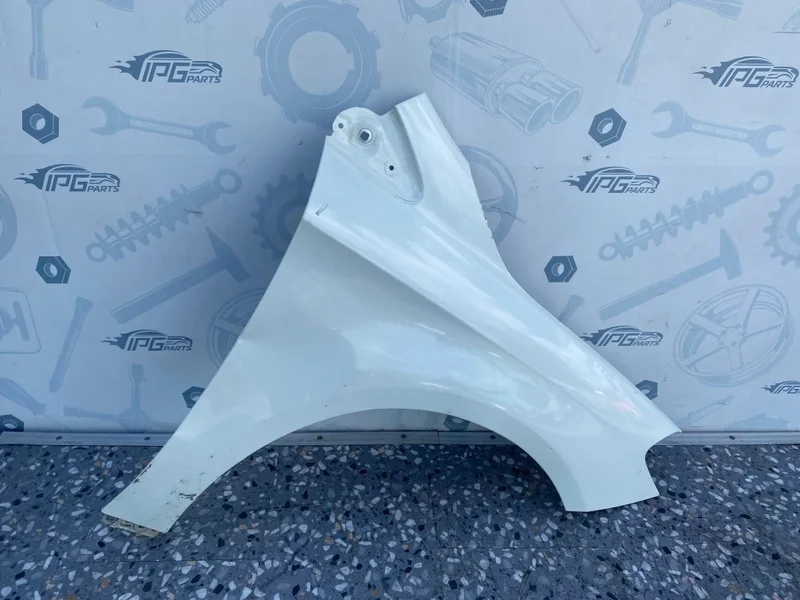 Крыло переднее правое Mercedes-benz 2014 W246