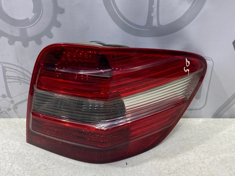 Фонарь задний правый Mercedes-benz ML 2007 W164