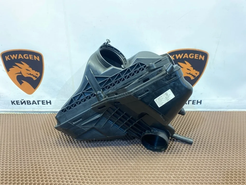 Корпус воздушного фильтра Audi A4 2009 B8