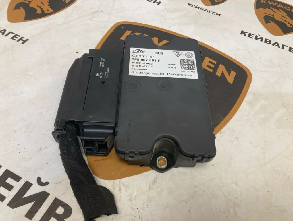 Блок управления стояночным тормозом Porsche Cayenne 2011 958