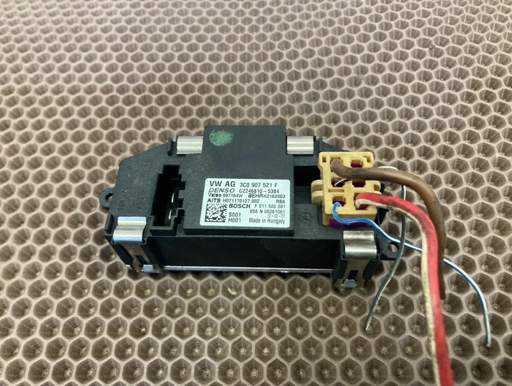 Резистор печки Audi Q7 2012 4L