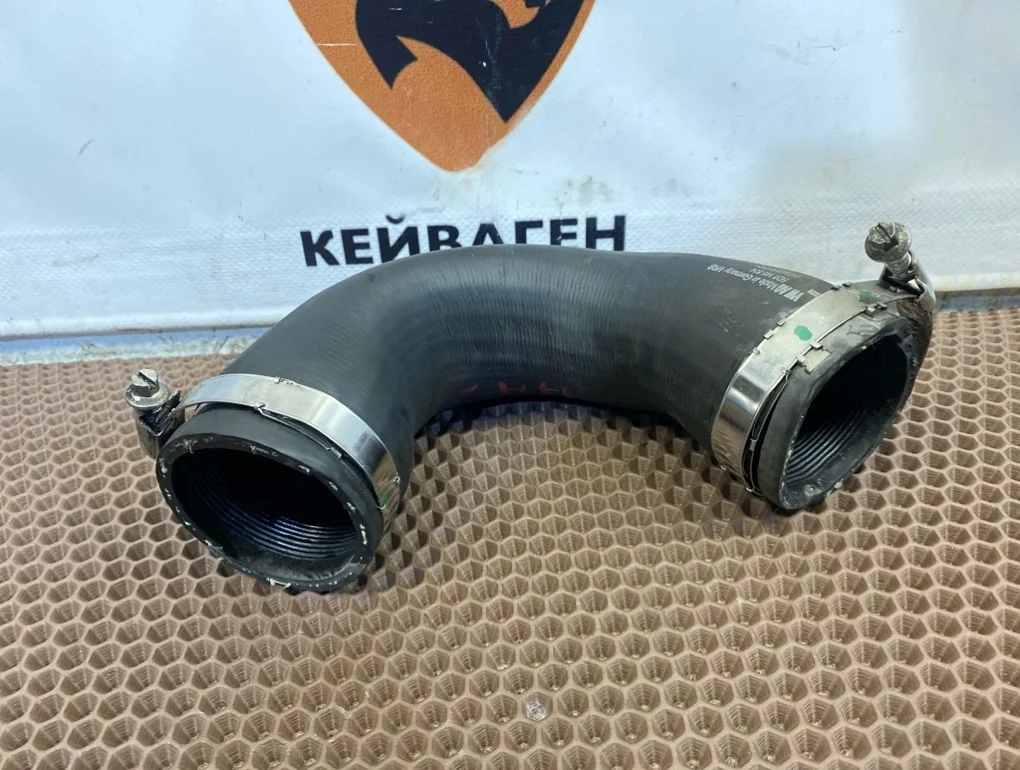 Патрубок интеркулера Volkswagen Passat 2014 B8