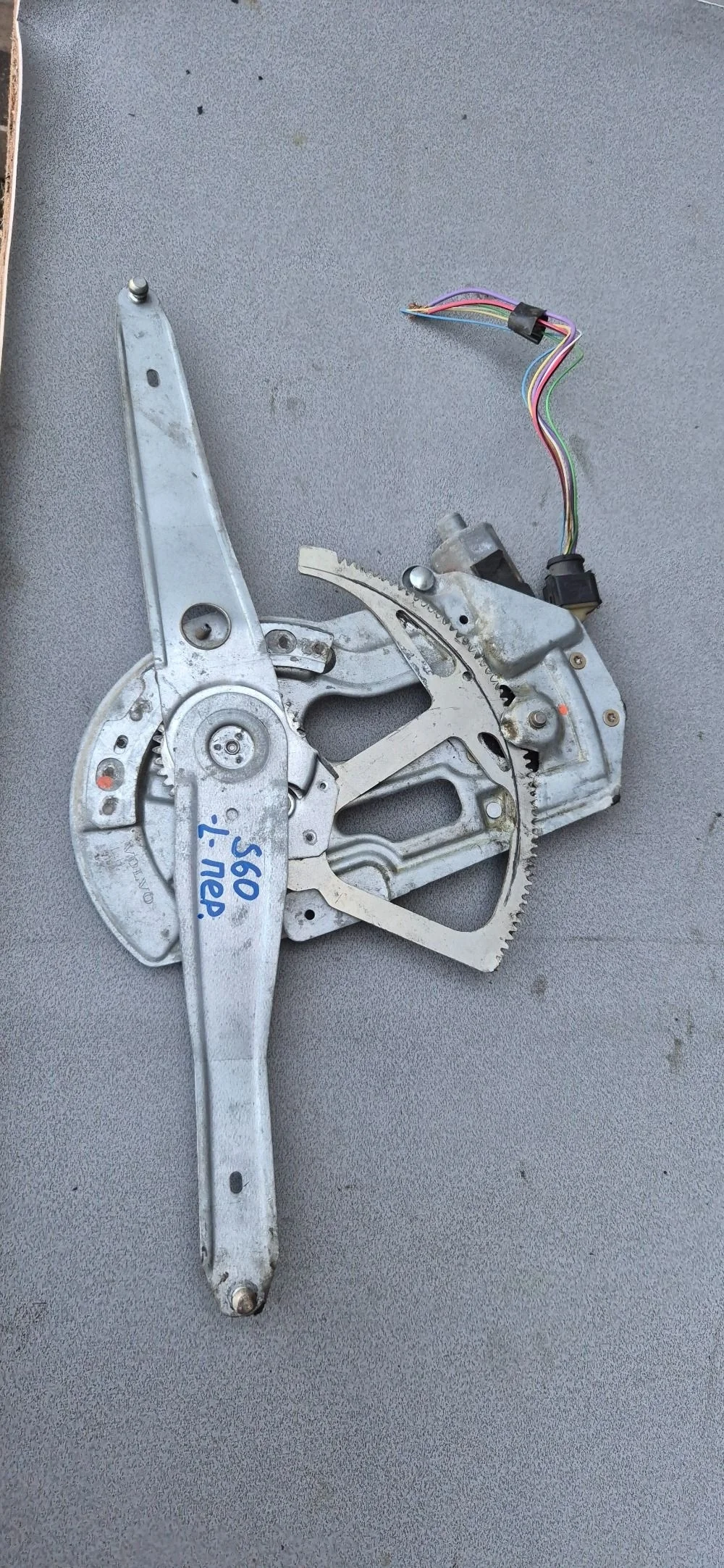 Стеклоподъемник передний левый Volvo SS60 00-2009