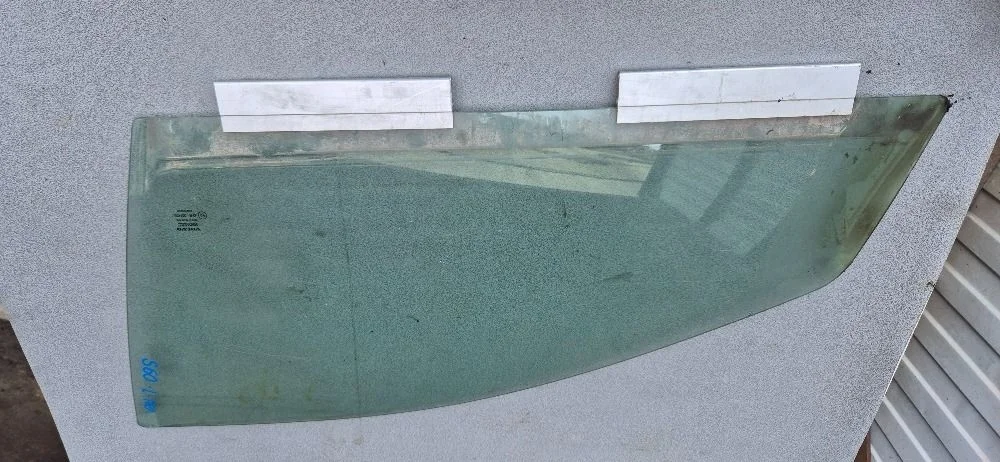 Стекло двери передней левой  Volvo S60 2000-2009