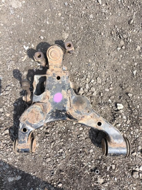 Рычаг передний правый Lexus Lx 570 (2007-2022) 2009 4861060060