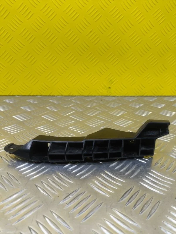 Кронштейн крепления бампера переднего Mitsubishi L200 (2006-2015) 2006 MN146319 ПИКАП 2.5 D 4D56