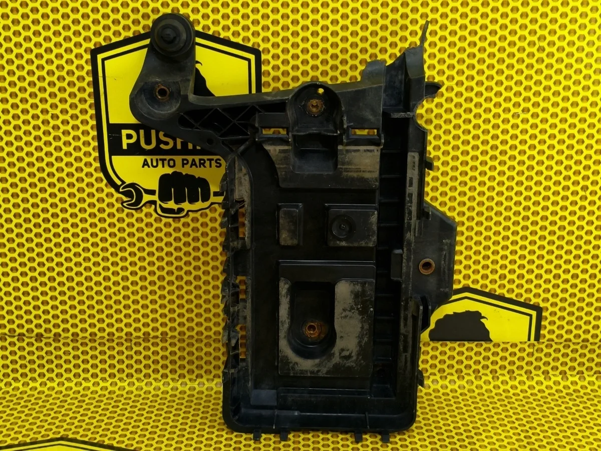 Площадка аккумулятора Volkswagen Golf 2012 1K0915333H MK6 CAXA