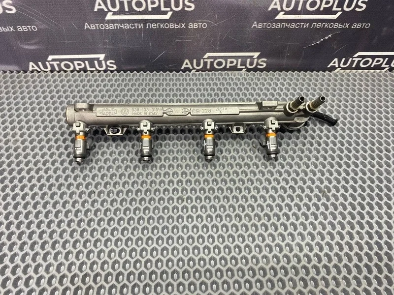 Топливная рампа Volkswagen Golf 1997-2006 036133319AA AKQ