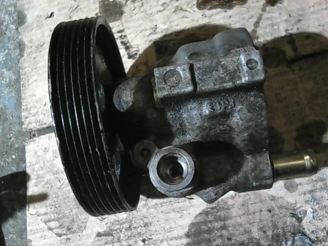 Насос гидроусилителя Renault Trafic 8200096704 2 F9Q