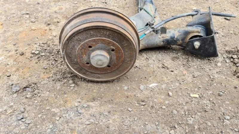 Балка задняя Renault Kangoo 555113267R 2