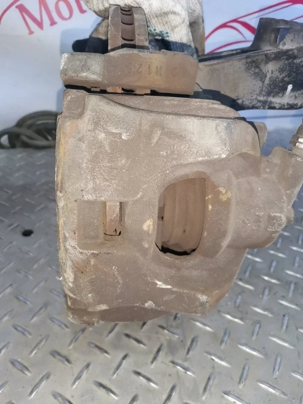 Суппорт тормозной Ford Mondeo 2007-2014 1583139 4, передний правый