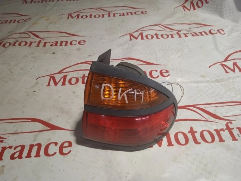 Фонарь задний Renault Laguna 1999-2001 7700420123 1, задний правый