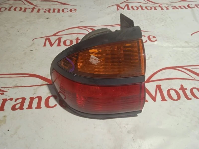 Фонарь задний Renault Laguna 1999-2001 7700420122 1, задний левый