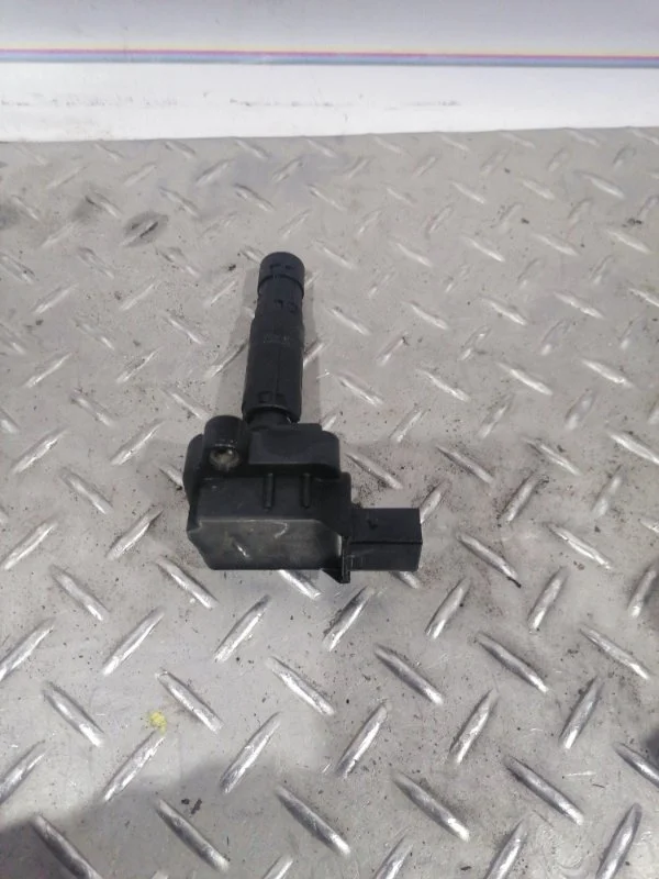 Катушка зажигания Mercedes-Benz C-Class A0001501580 W203 1.8 271