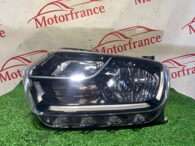 Фара галогеновая Renault Duster 260609367R, передняя левая