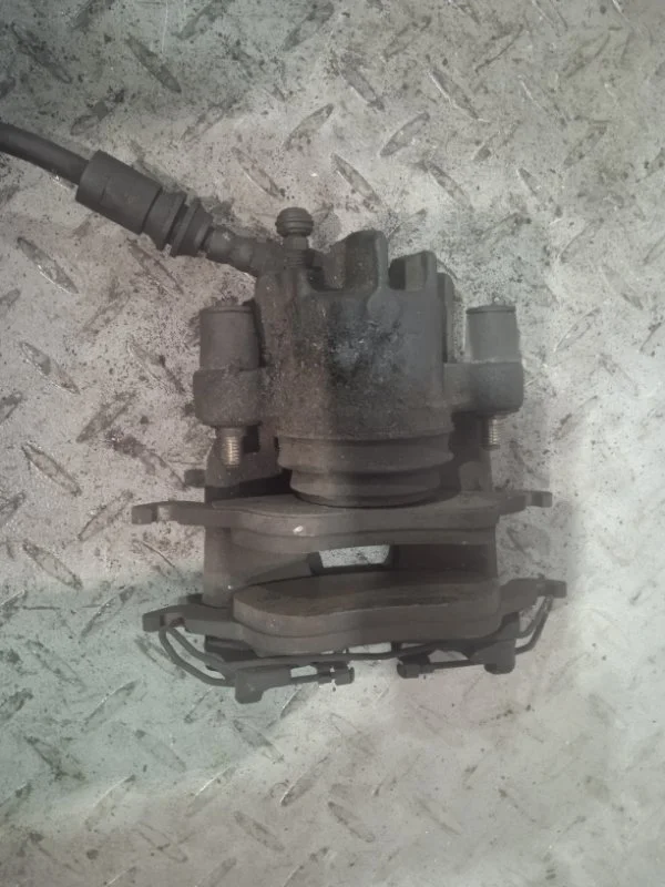 Суппорт тормозной Ford Focus 4346373 1, передний левый