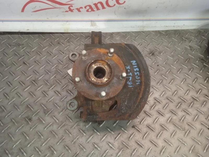 Кулак поворотный Nissan X-trail 40015JD040 T31, передний левый