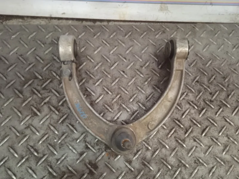 Рычаг передний верхний правый Mercedes-benz M-Class A1663301807 W166