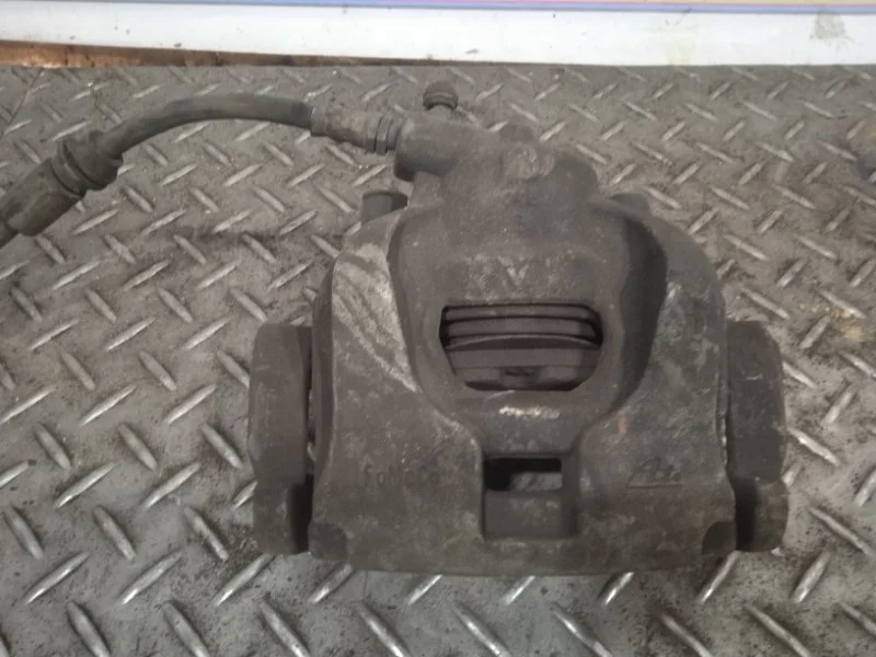 Суппорт тормозной Ford Mondeo 1583139 4, передний правый