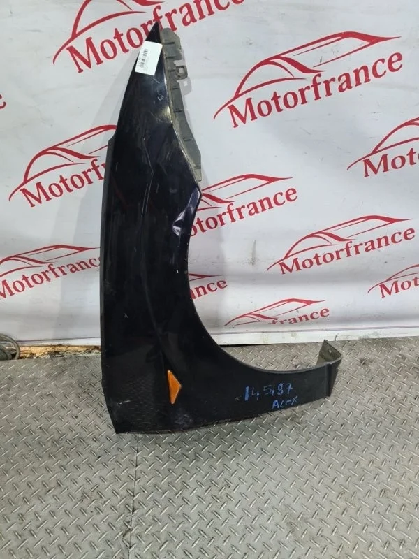 Крыло Ford Focus 1998-2004 1350731 1, переднее правое