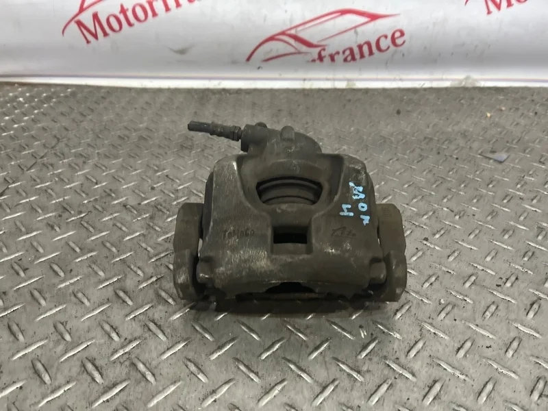 Суппорт тормозной Ford Mondeo 1583139 4, передний правый