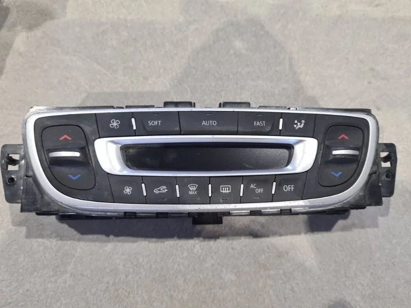 Блок управления климат-контролем Renault Megane 2008-2016 275103596R 3