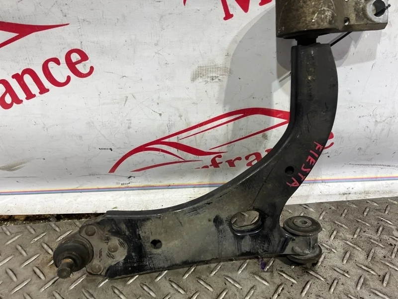 Рычаг передний Ford Fiesta 1436169 MK5, правый