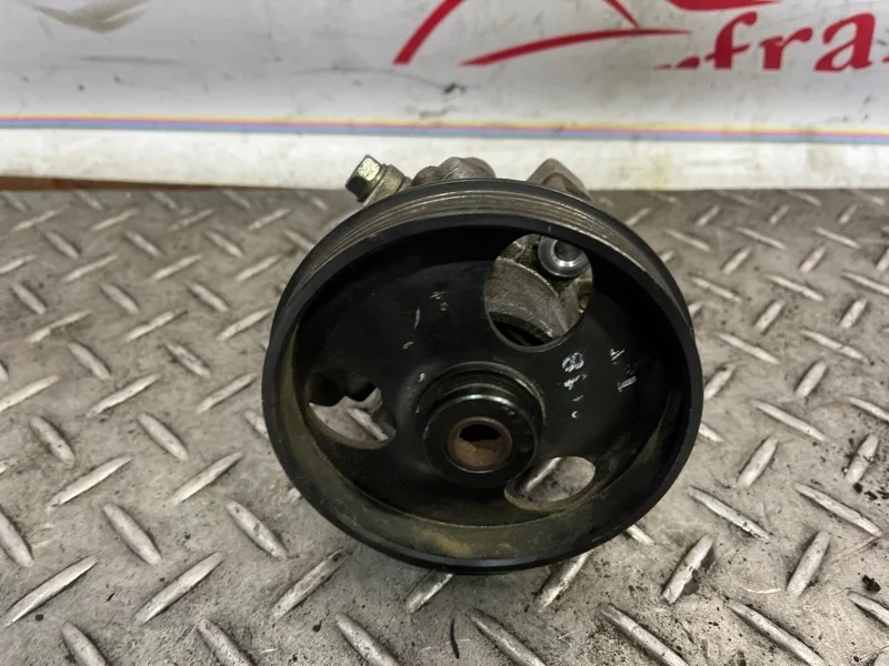 Насос гидроусилителя руля Chevrolet Cruze 96837813 1