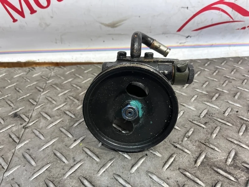 Насос гидроусилителя руля Hyundai Starex 571004A010 H1 D4BB