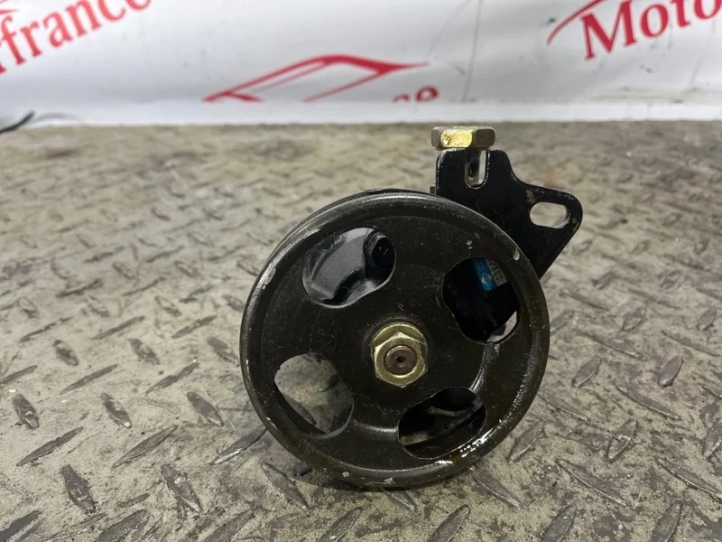 Насос гидроусилителя руля Nissan Almera 4911052Y00 N15 GA16