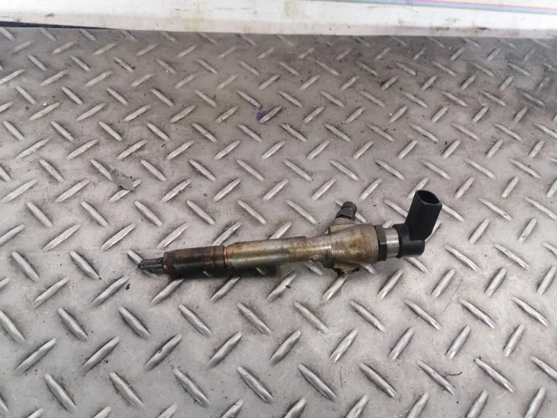 Форсунка дизельная электрическая Renault Megane 8200842205 2 1.5 DCI K9K 732