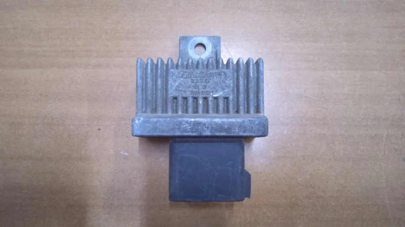 Реле свечей накала Renault Megane 7700115078 2